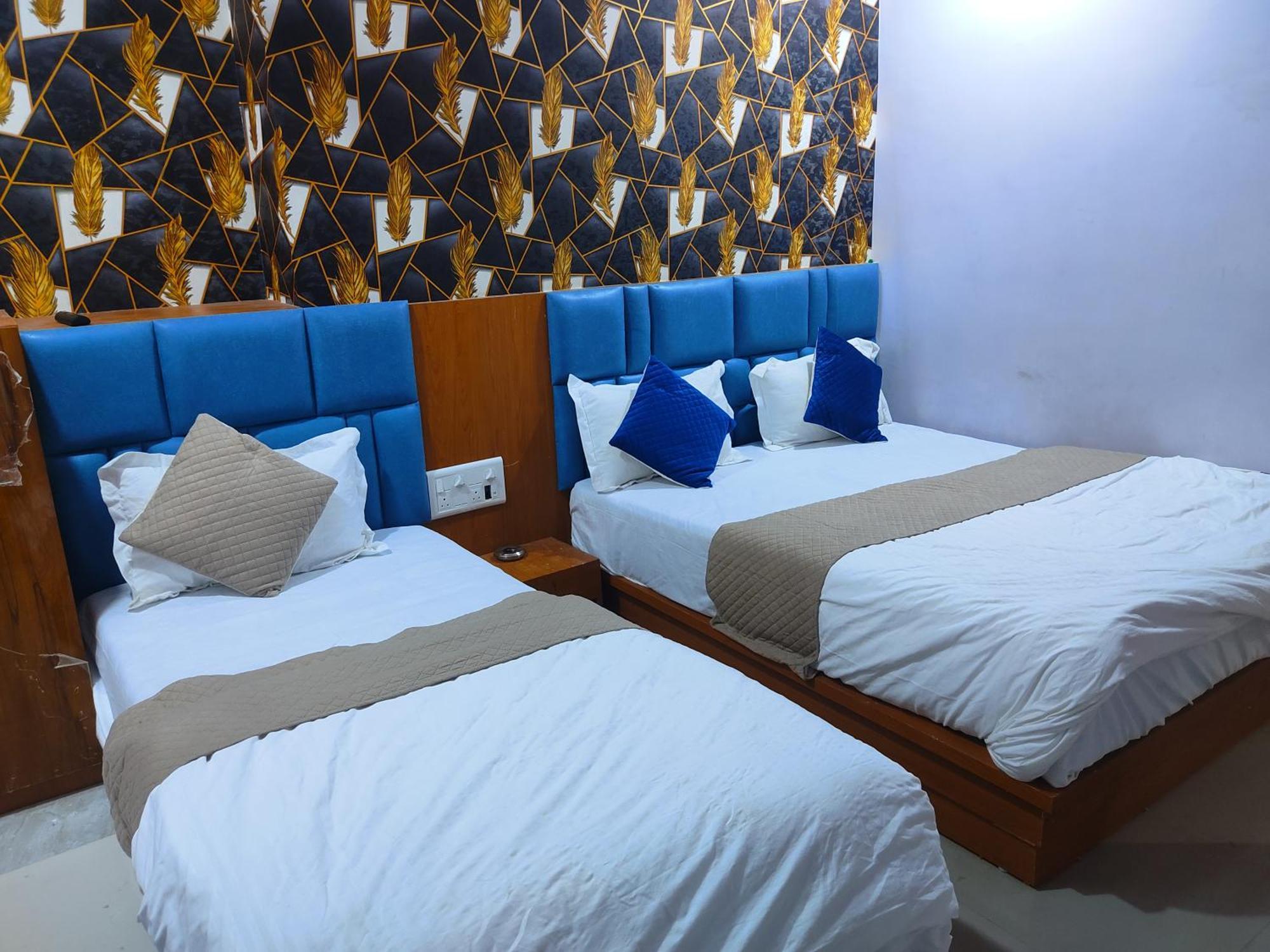 Hotel Neelkanth Palace Ahmedabad Exterior photo